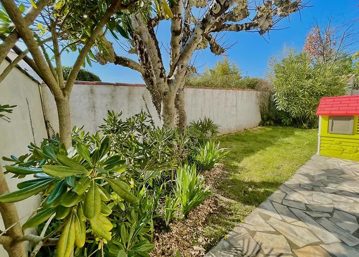 Teiva - 200m De La 로양